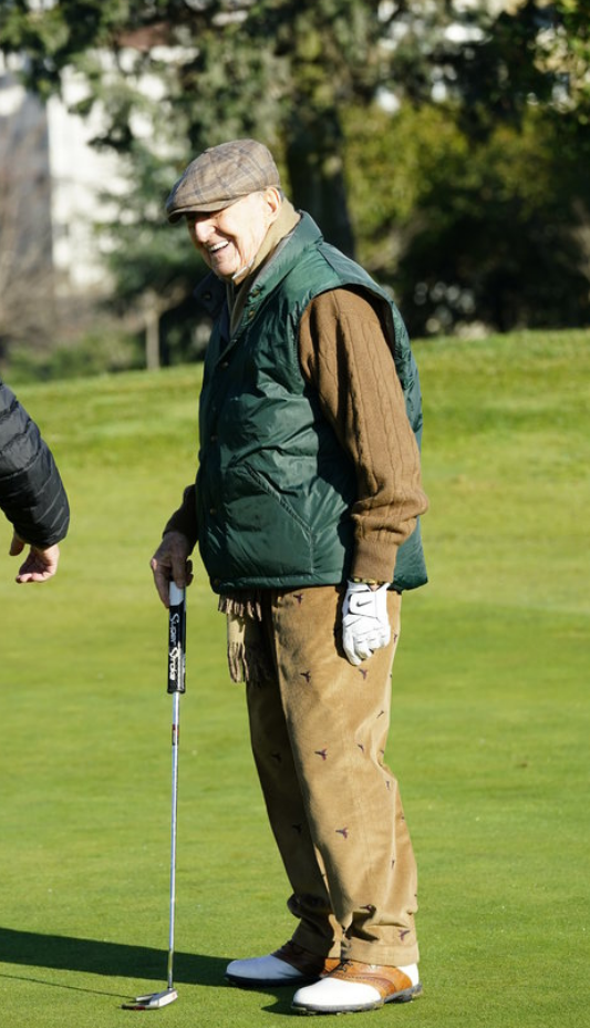 rahmi koc 31 yillik golf gelenegini bozmadi 2 Rv7CurYD