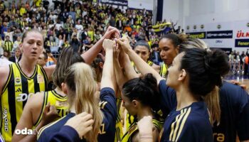 fenerbahcenin 2 yil sonraki ilk maglubiyeti YKCP9VF3