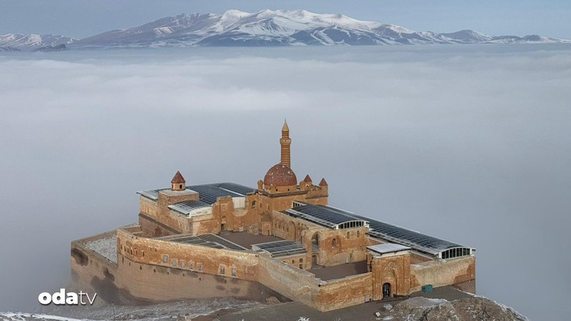 ishak pasa sarayi sisle kaplandi buyuleyici anlar kayda alindi 0