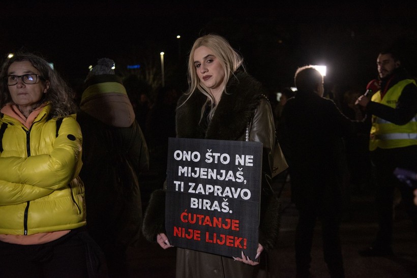 karadagda halk ayaga kalkti 13 kisinin oldurulmesine protesto 2 mEHBgd9c