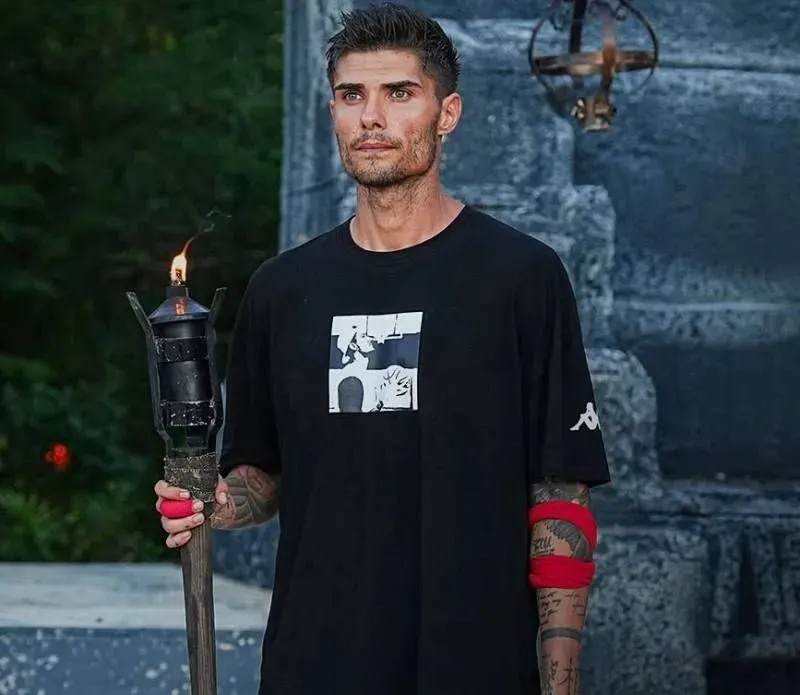 survivorda ortalik karisti agzinla burnunu yer degisirim 5 dk9IeLSd
