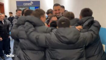 arda turandan yuz gulduren hareket OIuBVuwc