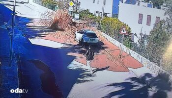 bodrumda isale hatti patladi bir evi su basti rOAc7eDe