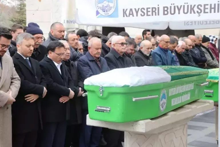 kartalkayada hayatini kaybedenler topraga verildi 7 BA78TcvA