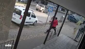 yanindan gecen kadina yumruk tutuklandi C7CAsbTI