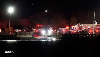 abdde korku dolu anlar ucak helikopterle carpisti T3GzQDDF