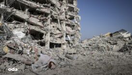 depremde 103 kisiye mezar olan binanin muteahhidine tahliye UU51aVIr