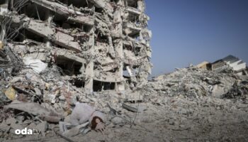 depremde 103 kisiye mezar olan binanin muteahhidine tahliye UU51aVIr