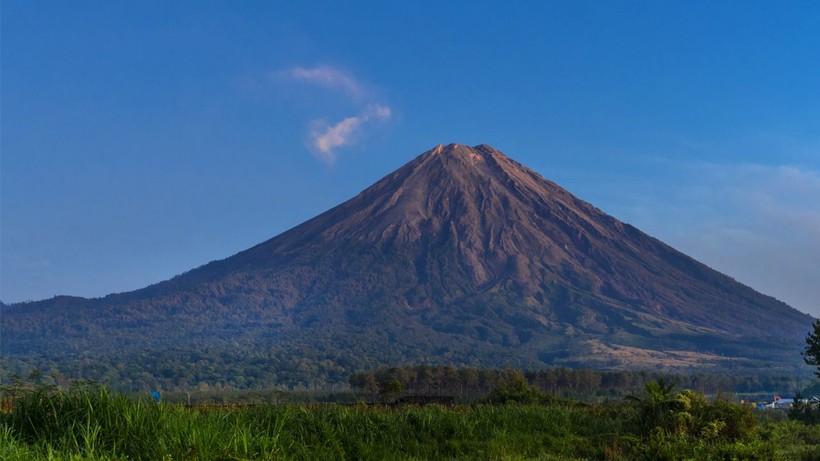 endonezyada bulunan semeru yanardaginda patlama meydana geldi 1