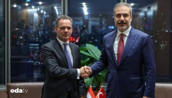 hakan fidan hollandali mevkidasiyla gorustu iWfq7yqz