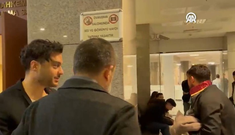 ilyas yalcintasa yabanci uyruklu kadina mesajlari nedeniyle ceza 1