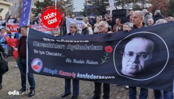 katledilisinin 32 yili ugur mumcu evinin onunde anildi zIr37fMb