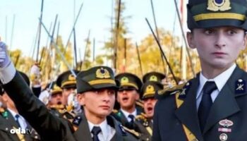 konu ataturkun askerleriyiz diyen tegmenler karar gunu 77ZTIjkF