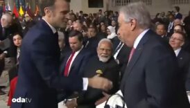 macron hintli liderin elini sikmadi S8VRBPsb