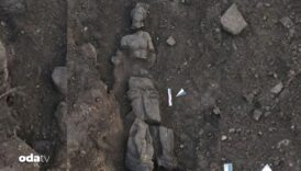 perge antik kentinde 5 heykel gun yuzune cikarildi Xm7SmibX