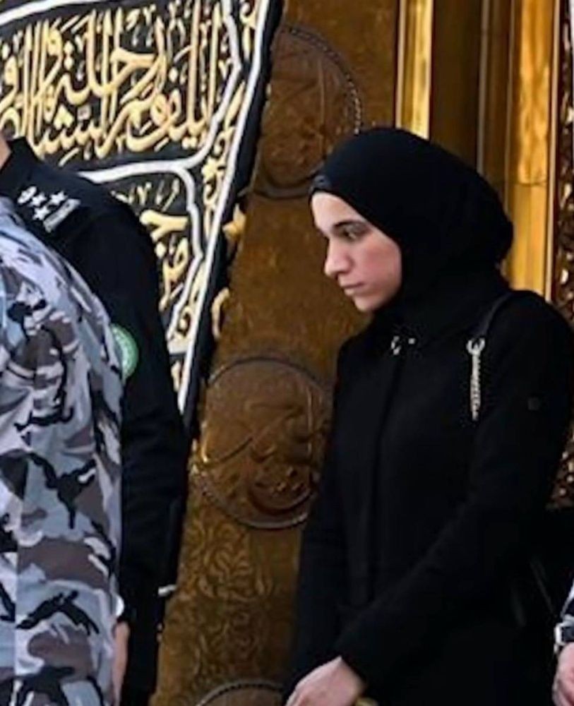 suriye first ladysi latifenin bilinmeyenleri saranin kacinci esi egitimi ne 4 b69XG1CO