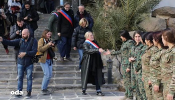 teroristlerle tokalastilar avrupadan pkkya ziyaret B2GhgzzE