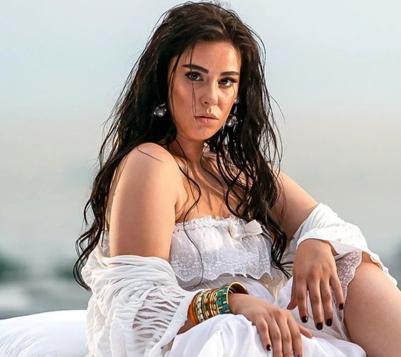 tugce tayfur babasiyla kare sitem etti beden dili diye bir sey var 0 wlNAbOhm