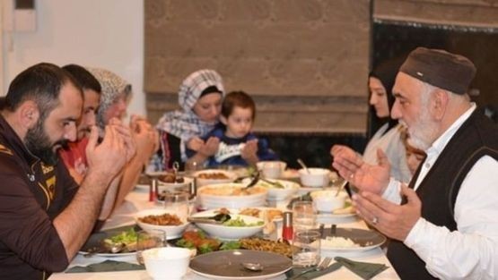 10 soruda merak edilenler orucu neler bozar orucu bozmanin hukmu ne 2 5GgQzYiW