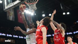 a milli erkek basketbol takimi izlandayi yenip grubu 2 bitirmek istiyor DK1lG4Nh