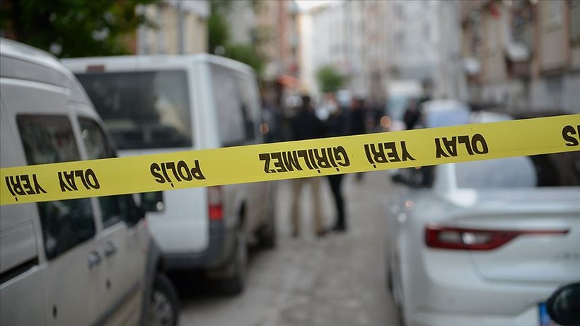 adanada evin onune yarali biraktilar 1 jP5mfXmr