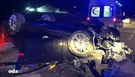 adanada refuje carpip devrilen otomobildeki iki kisi yaralandi cNEHtVjb