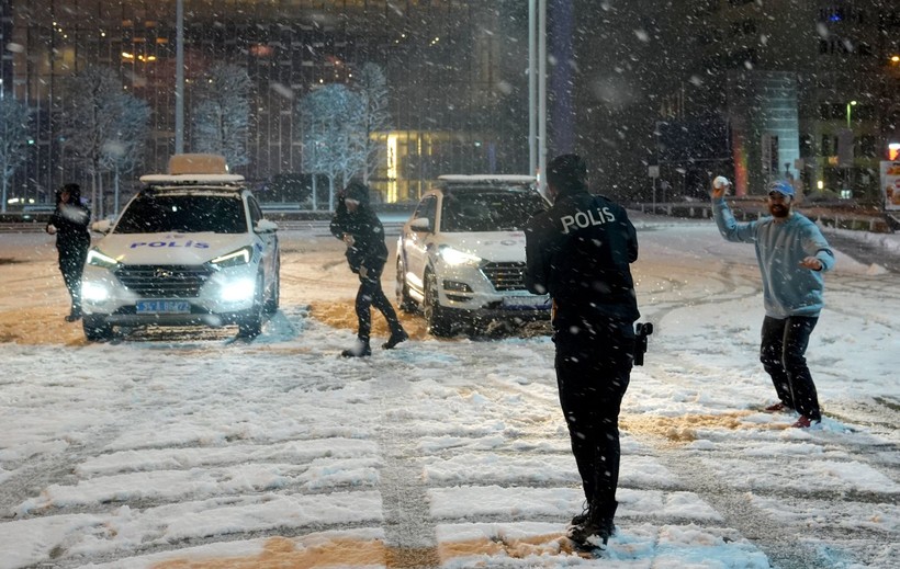 akomdan uyari istanbul beyaza burundu 14