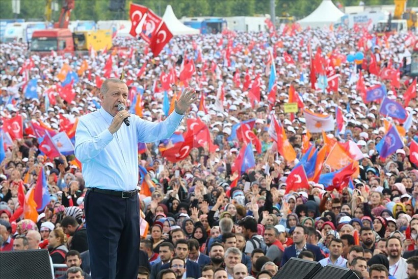akpde kongre heyecani eski dostlara cizik 0 YanyZD5O