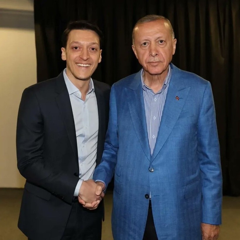 akpli mesut ozilden ilk yorum sevdamiz davamiz belli 1 Q3pNnXrz