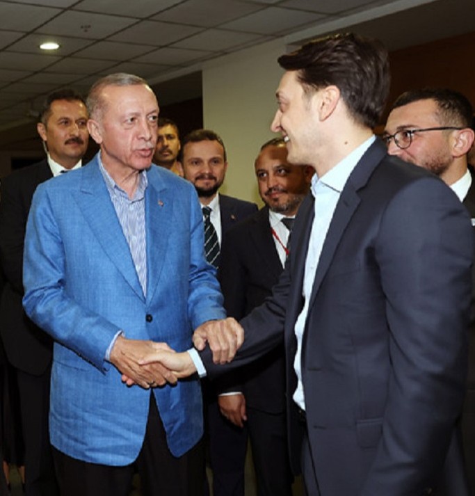 akpli mesut ozilden ilk yorum sevdamiz davamiz belli 3 e1sVW4sv