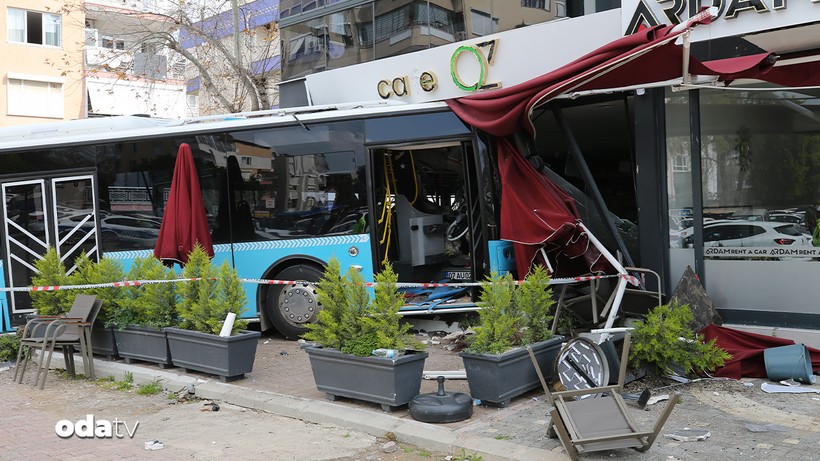 antalyada korkunc kaza halk otobusu kafeye daldi 0 Rk3giazn
