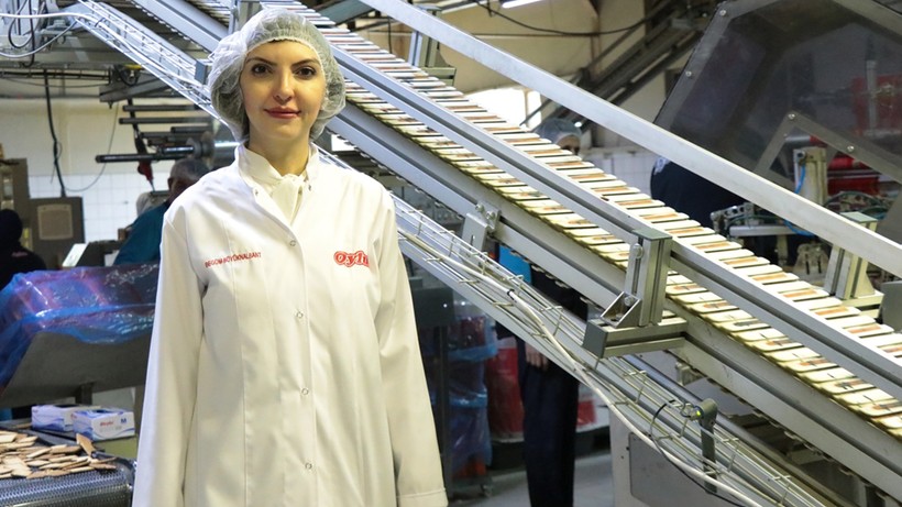 bebe biskuvisinin reklam yuzuydu artik yonetici 2 E4wg8yGj