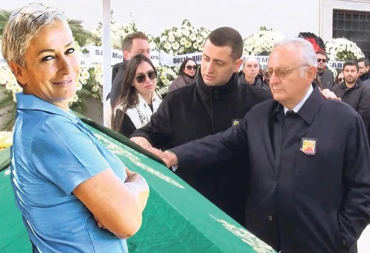 beyhan benardetenin cenazesi sonrasi sosyetik kardesler birbirine girdi sebebi bu kez miras kavgasi degil 4c4c74r3