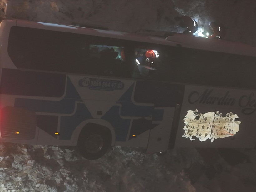 bingolde feci kaza otobus sarampole devrildi 3 HmaG5Bnf