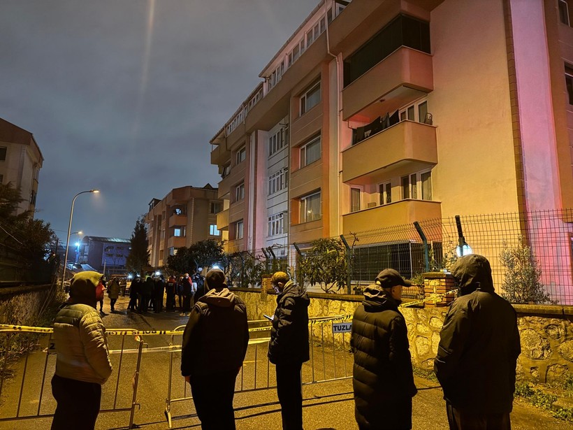 bir haftada iki bina tuzla tehlikesi 0 ZtQcLTaI