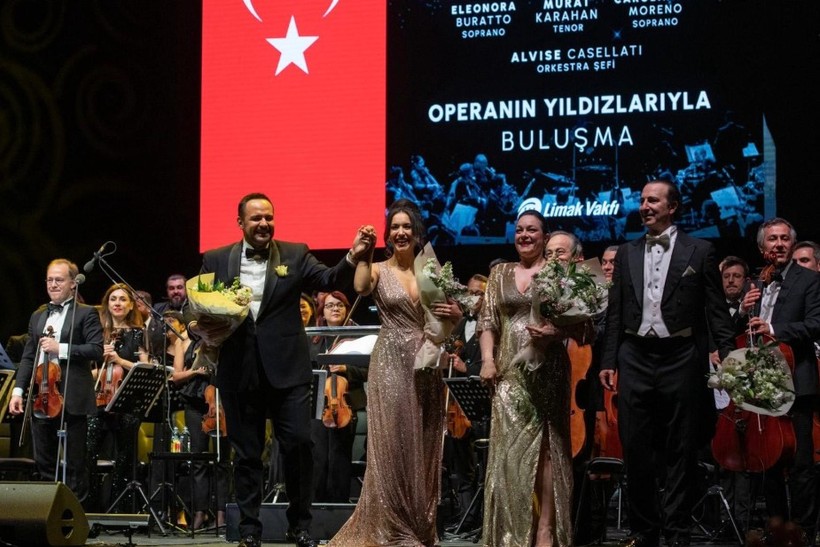 bir italyan bir alman soprano yarali gonul soylerse vongole uzerine lahmacun mu olur 7