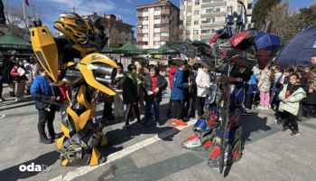 boluda optimus prime ve bumblebee erik dali oynadi nxpch5At