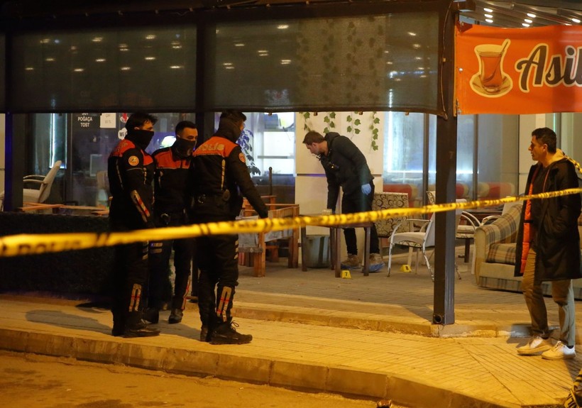 corumda kahvehaneyi tarayip kacti bir olu dort yarali 0 P9wrKhkQ