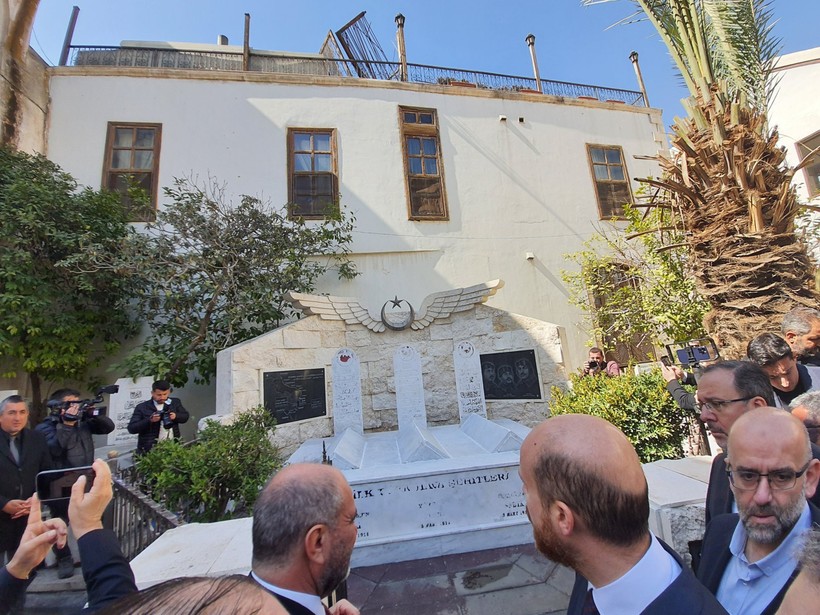 erdogandan once samda surpriz emevi caminde cuma namazi 0 GRAOnjKh