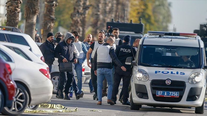 film sahnelerini aratmayan olay kuyumcuda bin tllik hirsizlik 4 BZrqrk23