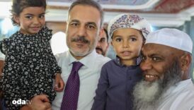 hakan fidandan guney afrikada nurul hamidiye camiine ziyaret HmnNk9r7