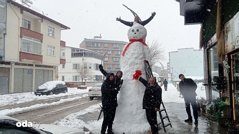 kar dustu sanata donustu en ilginc kardan adam tasarimlari 2 HHXKn8Yq
