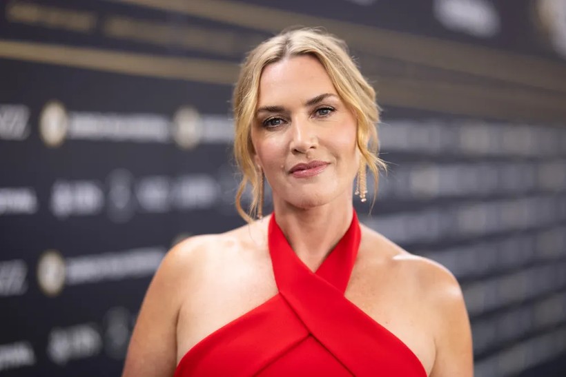 kate winslet yonetmenlige soyundu hangi film 2 JkFrIujO