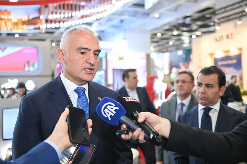 kultur ve turizm bakani ersoy turkiye turizmde rekorlarla yoluna devam ediyor 1 8ds8THvk