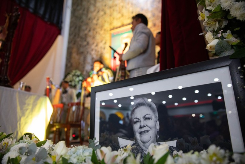 meksikali sarkici paquita la del barrioya hayranlarindan veda 1 8zHkhTtA