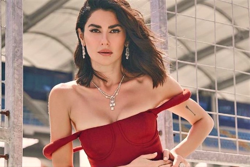 nesrin cavadzade hastanelik oldu koltuk degnegiyle yuruyor 0 OSiQcDCJ