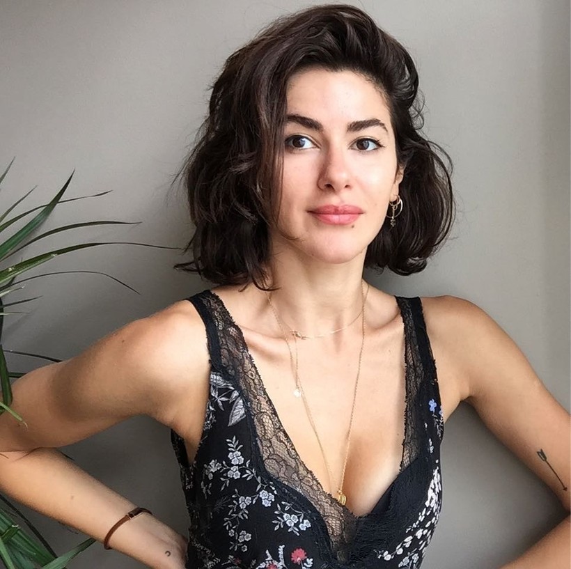 nesrin cavadzade hastanelik oldu koltuk degnegiyle yuruyor 2 D5vhJ93z