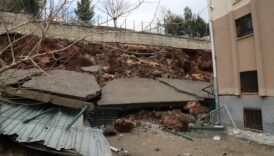 okulun istinat duvari coktu 33ngkrku