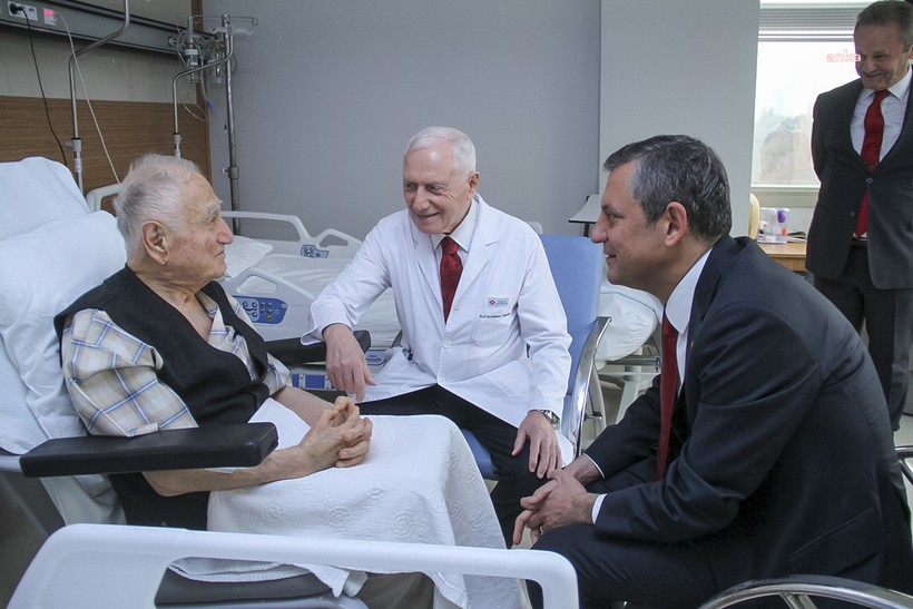 ozgur ozelden yekta gungor ozdene ziyaret 0 QHG25T7T