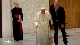 papa francis hastaneye kaldirildi bc3jH4Xu